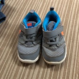 Nike size 7 toddler boys.